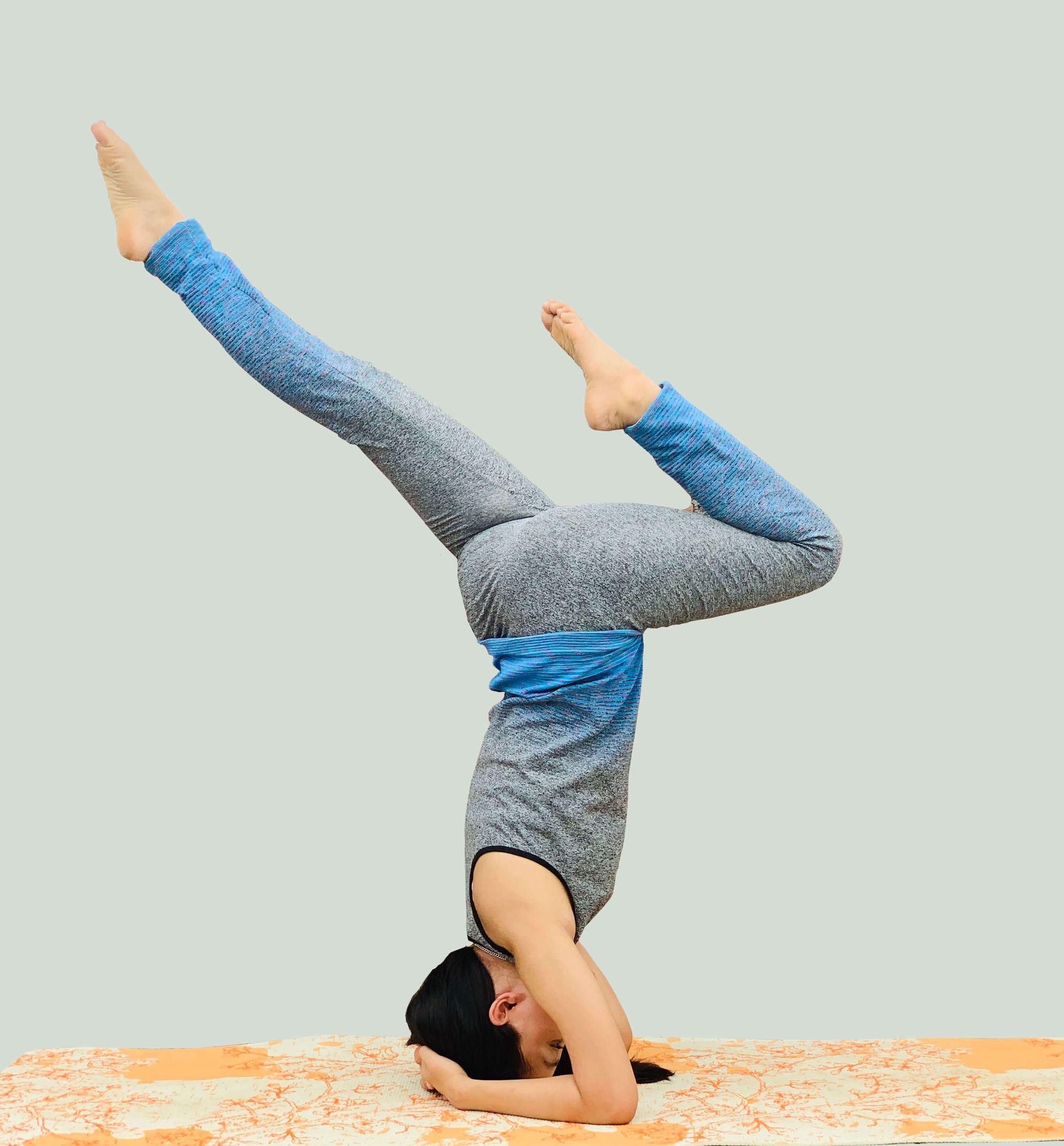 Innovative Yoga Asana (innovasana): Hooked Pose - YouTube