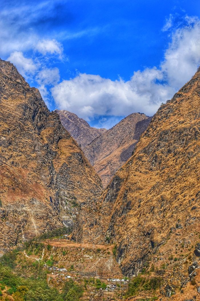 the deepest gorge in the world