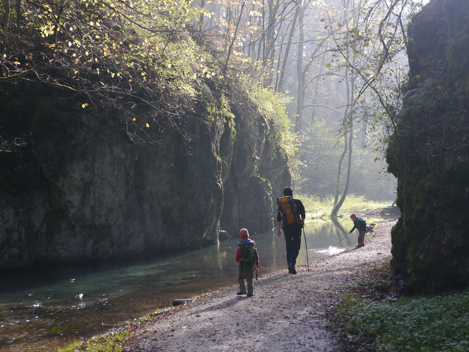 6 ways to motivate children to hike