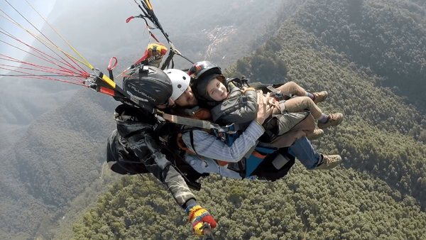 Little angel doing paragliding with her father at Godawari Kathmandu, Nepal
(video)